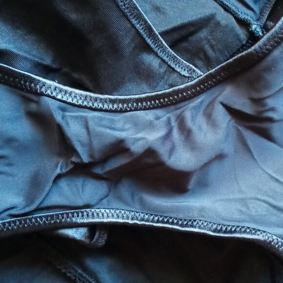 4 Sexy Pairs Victoria's Secret Black Panties NWOT Excellent Condition Size L - Picture 14 of 16